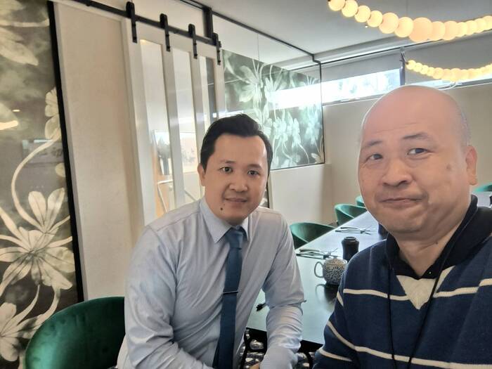 訪視老師與店經理合影