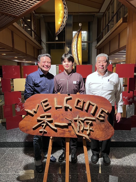 吳翔皓與訪視老師及實習單位主管合影